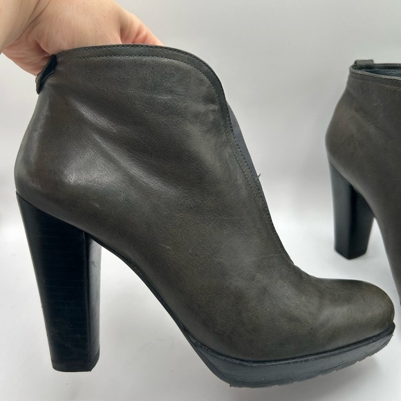 Stuart Weitzman Gray Green  Leather Platform Heels Ankle Bootie Women's size 8.5 - Picture 3 of 13